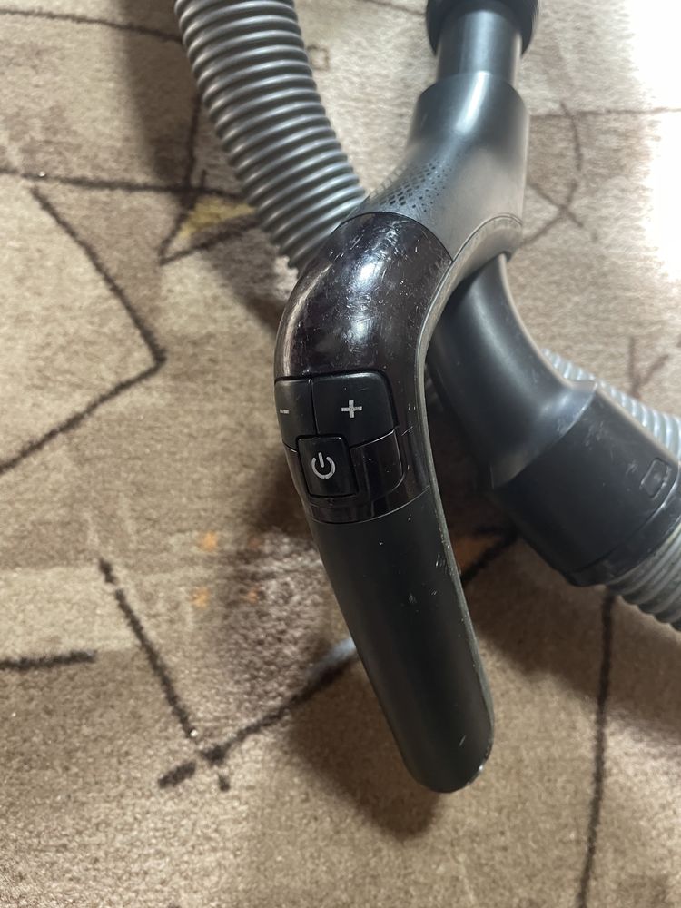 Пылесос Philips. В хорошем состоянии.