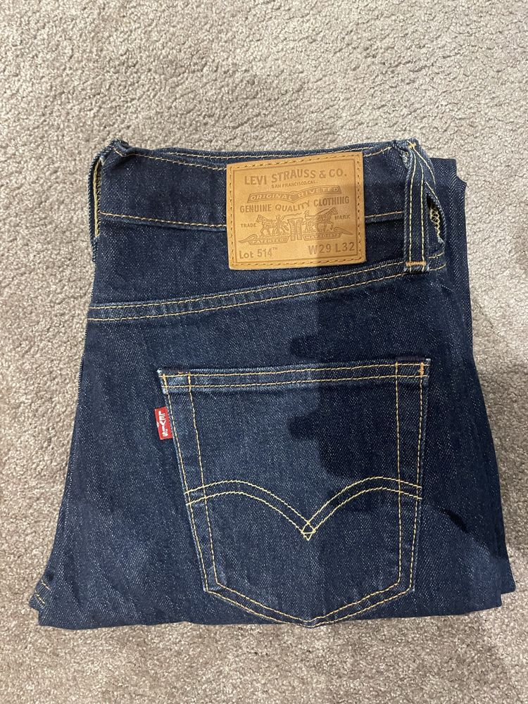 Calças Levi’s 514 W29. L32. Azuis escuras