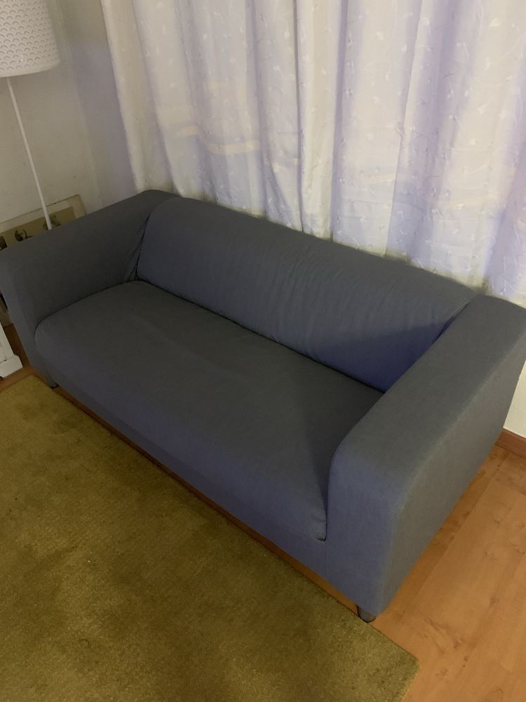 Sofa ikea com almofadas