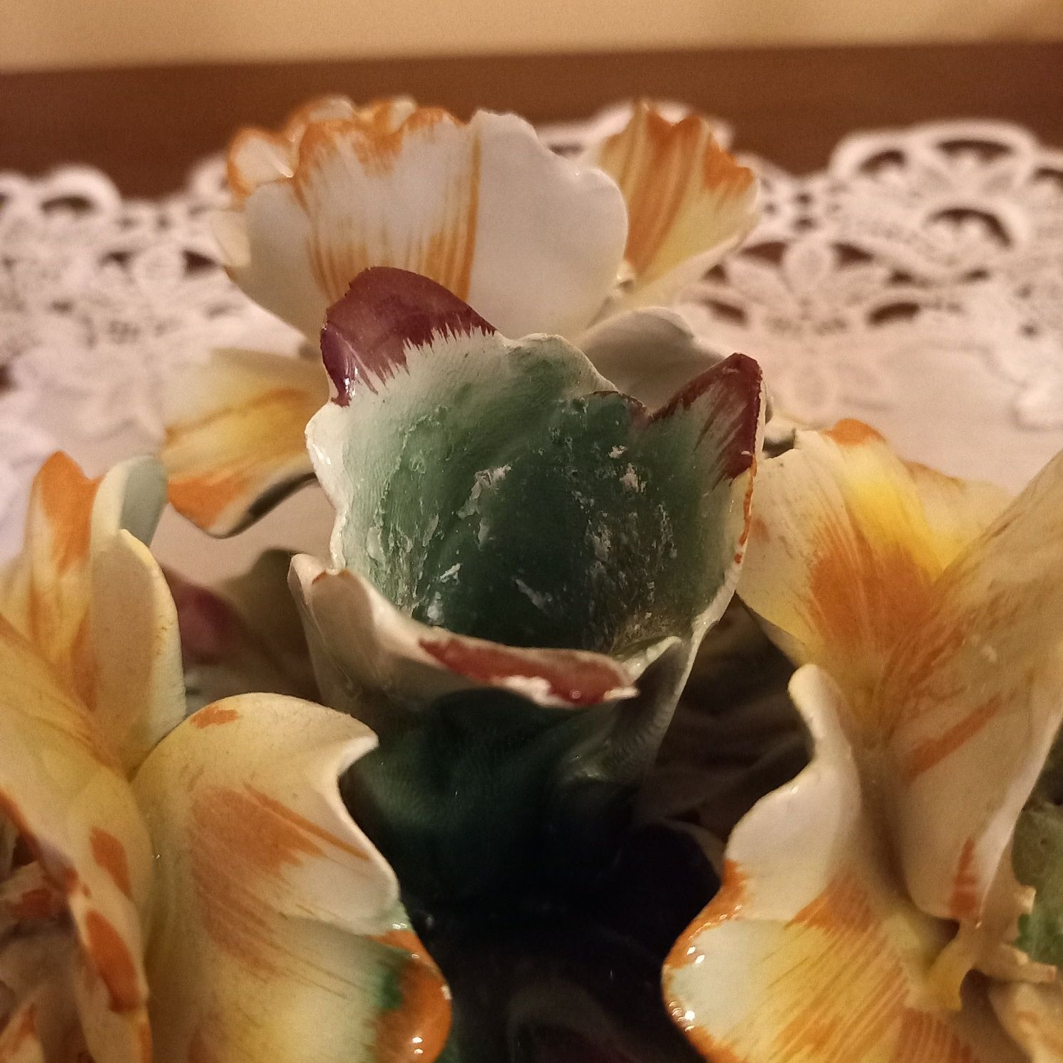Przepiękne porcelanowe kwiaty