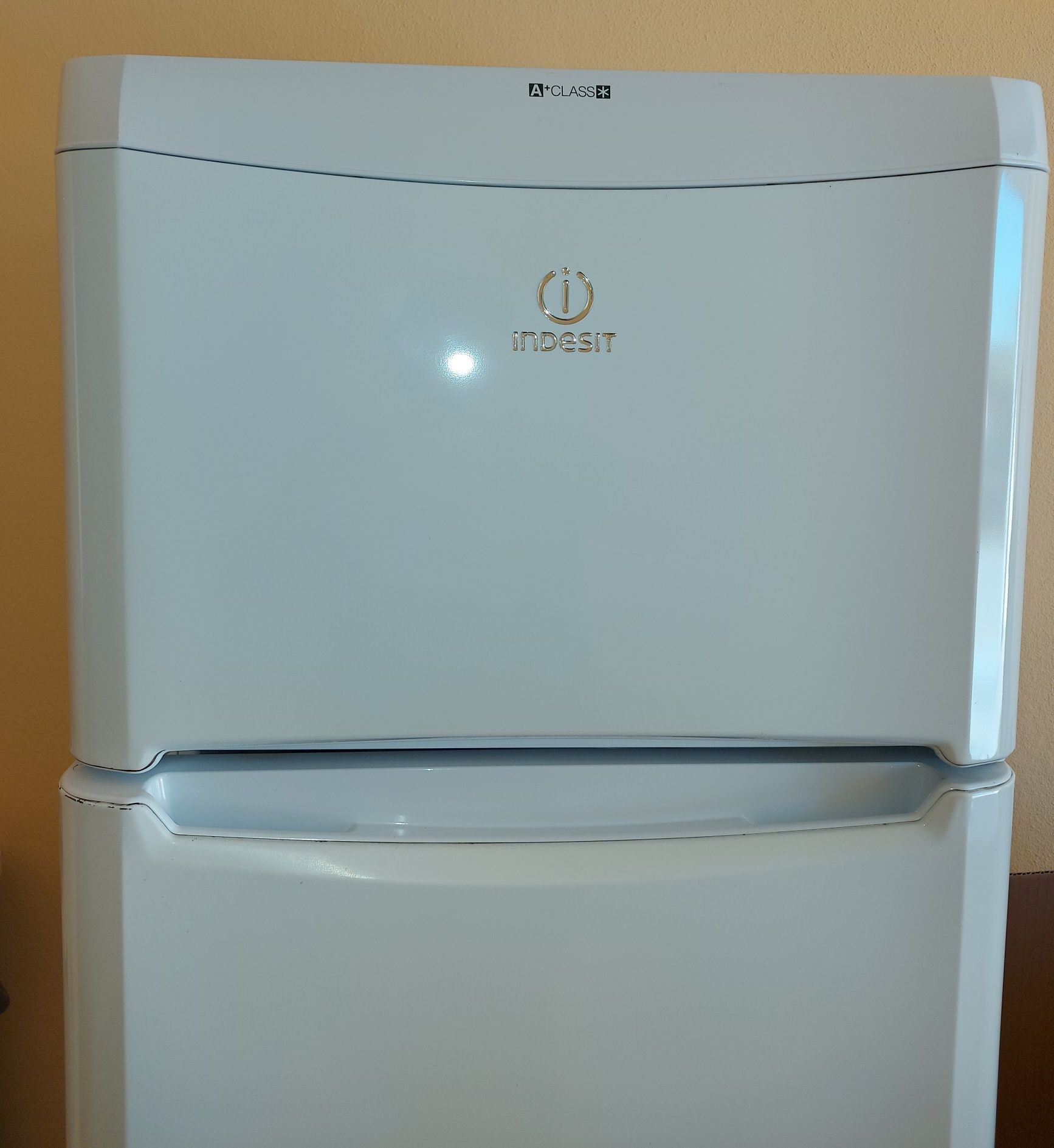 Frigorífico Indesit TAAN 25