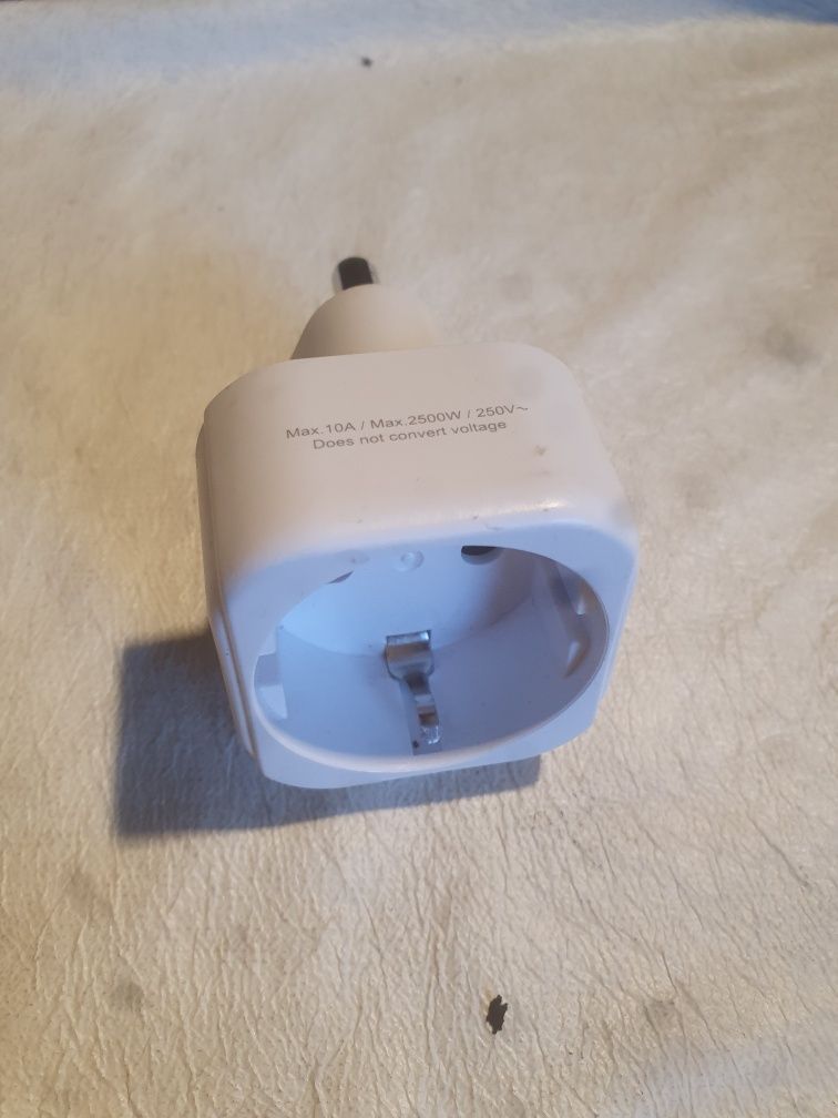 Adapter w Indiach, wtyczka typu D dla Indii, Nepalu, Kongo i Sri Lanki