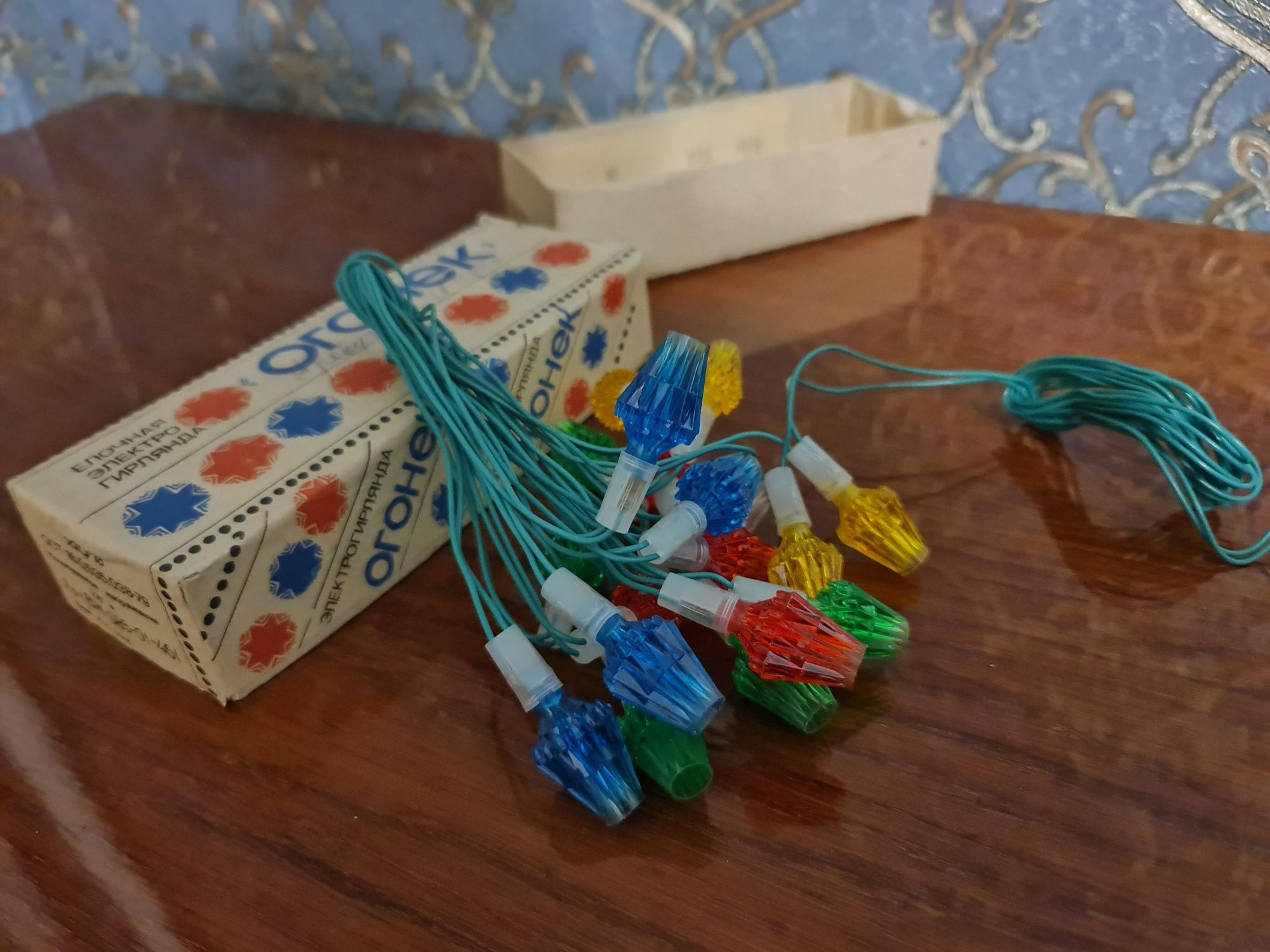 Новорічна гірлянда СРСР