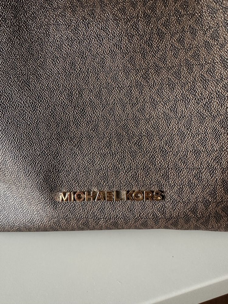 Mala Michael Kors