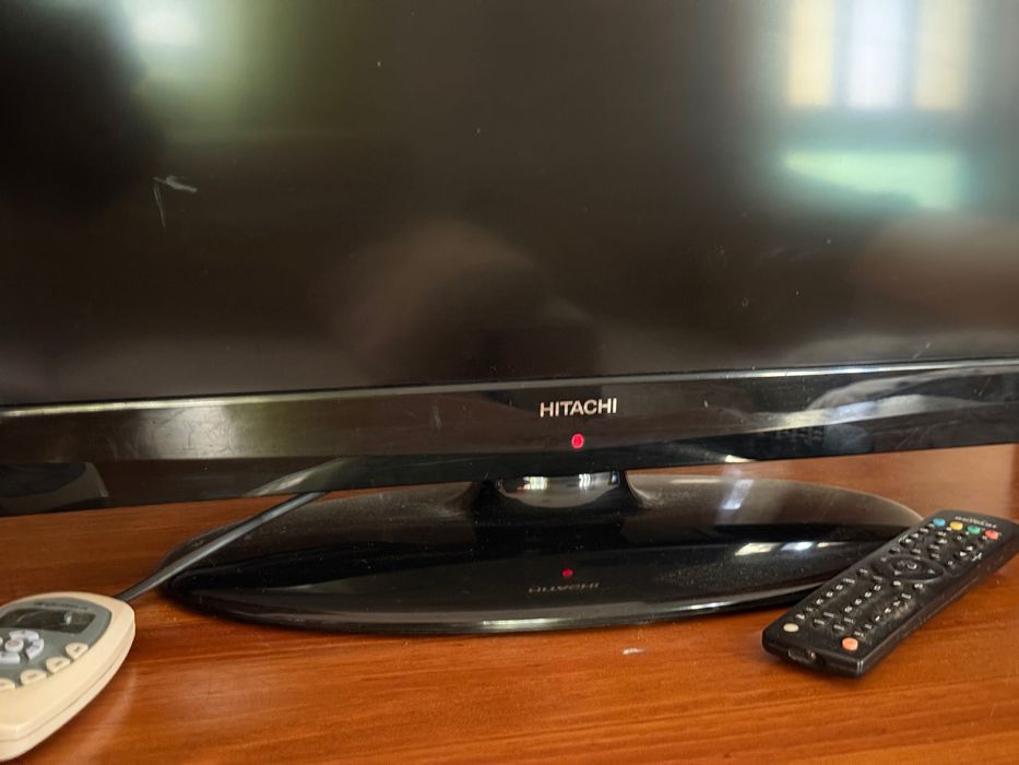 Televisão hitachi