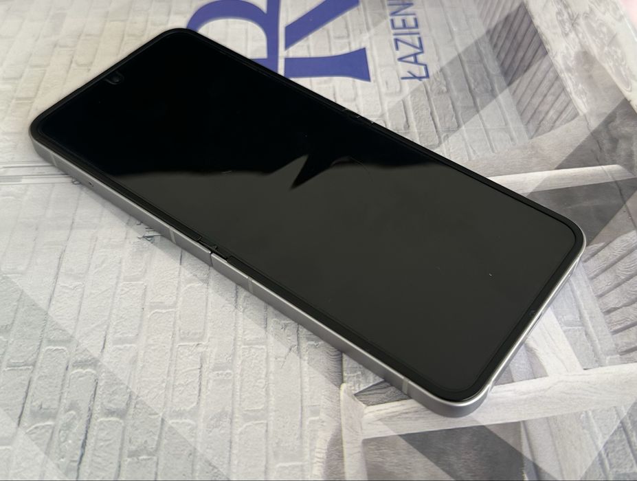 Samsung Flip 6 256GB komplet fv stan bdb Fold
