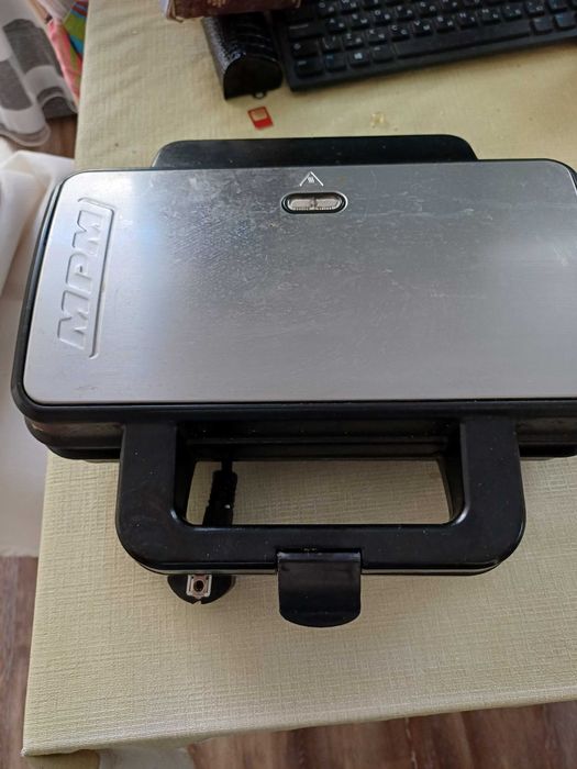 Вафельниця на французські вафлі