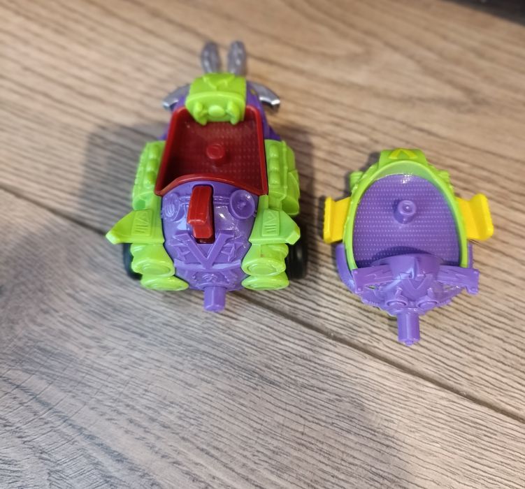 Pojazd Auto Battle Claw SuperZings MegaJet seria 4 figurka SuperThings
