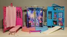 Barbie scena z rockowa + 2 lalki Rockowa Księżniczka. 

Po