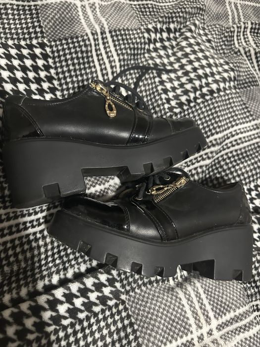 Продам черевики на весну та осінь