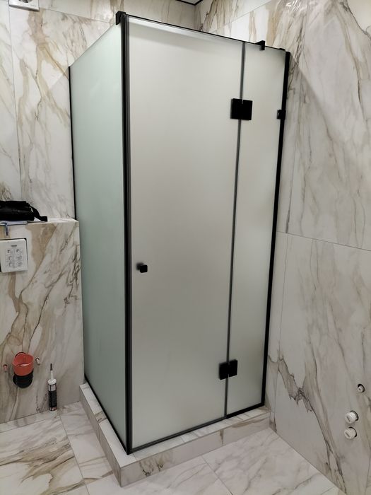 Душові кабіни скло на ванну шторка перегородка купити замовлення душ