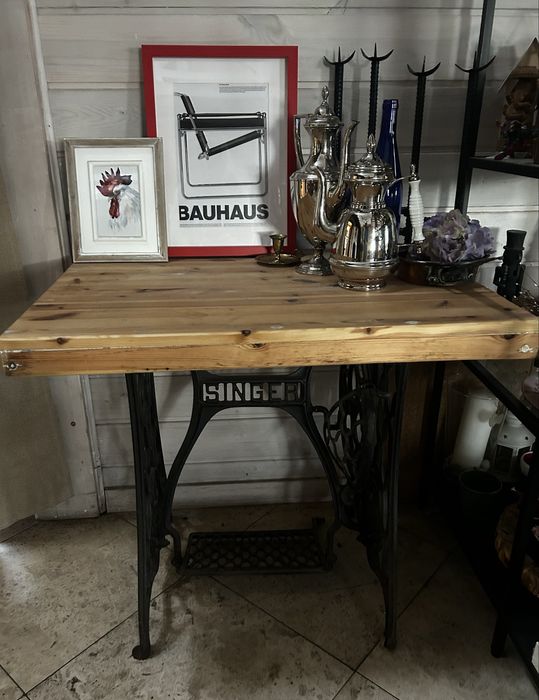 Stolik postument maszyna singer