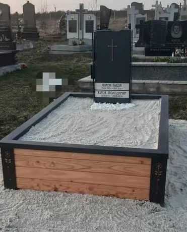 Надгробие двойное с черной рамой надгробие на кладбище на двоих