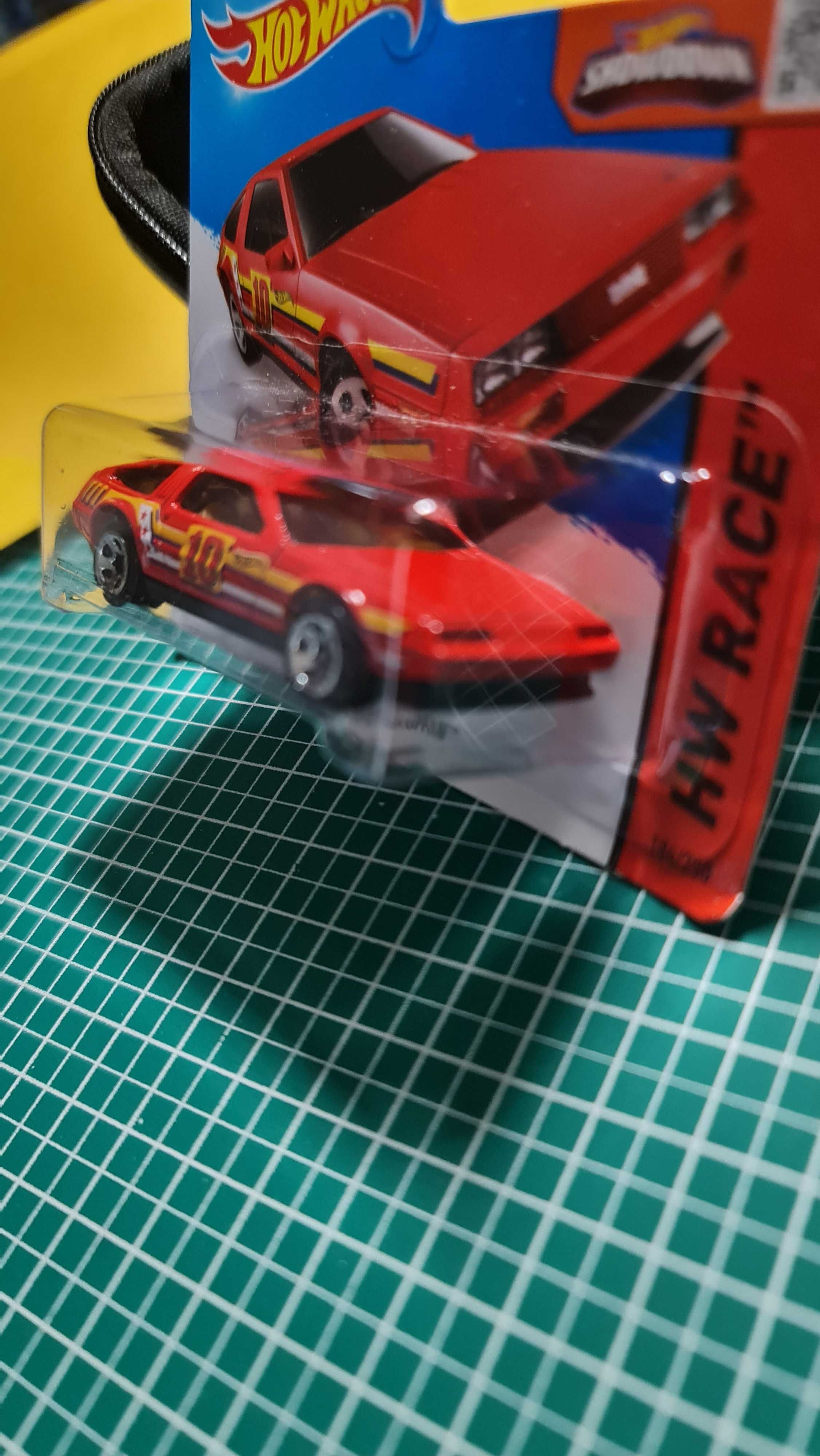 Hot Wheels 81 Delorean DMC-12 HW City 2015