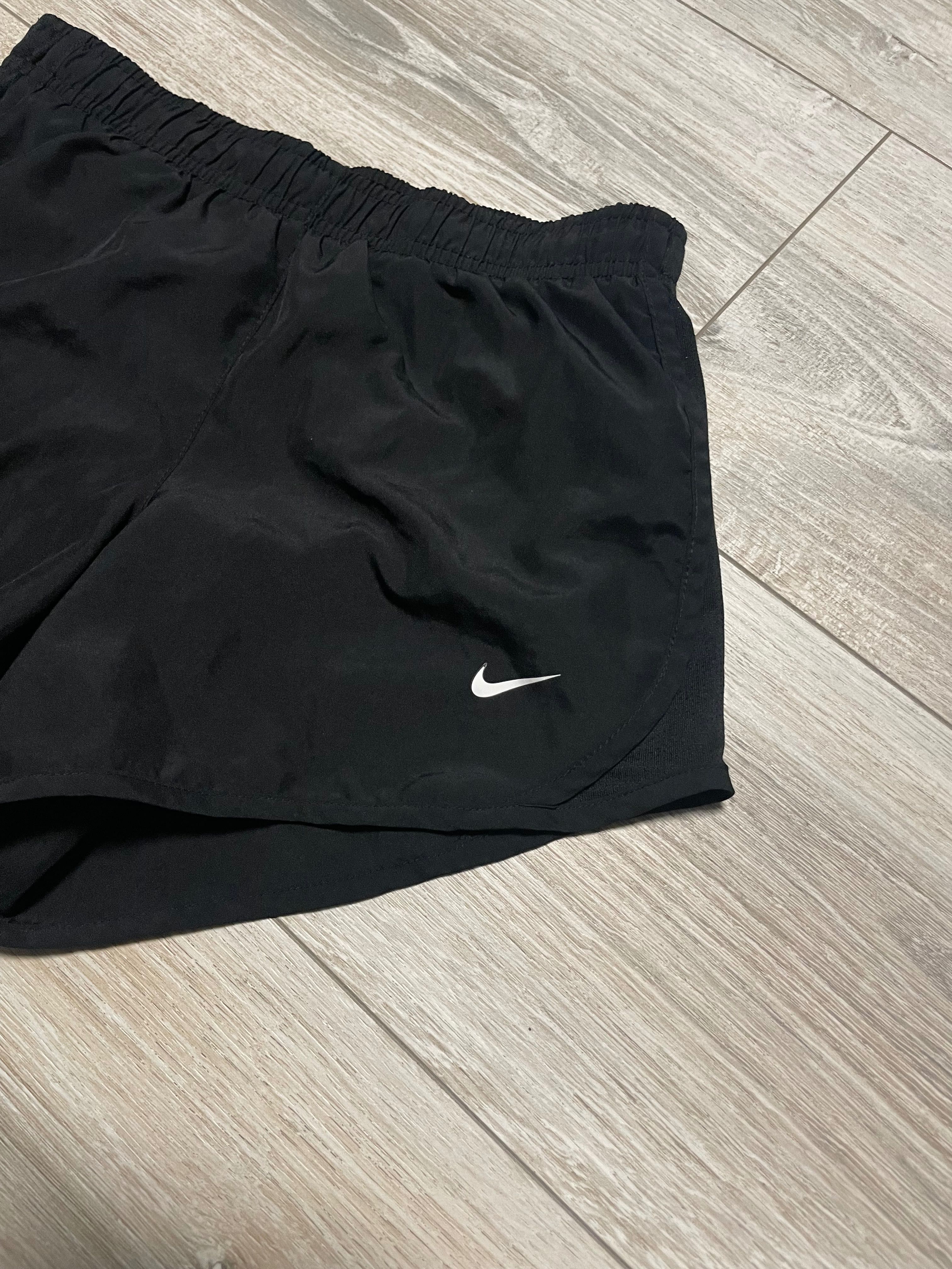 Шорти Nike для бігу