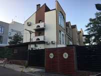 Продам офисное здание. Клубный дом. Нагорка. Севастопольский парк