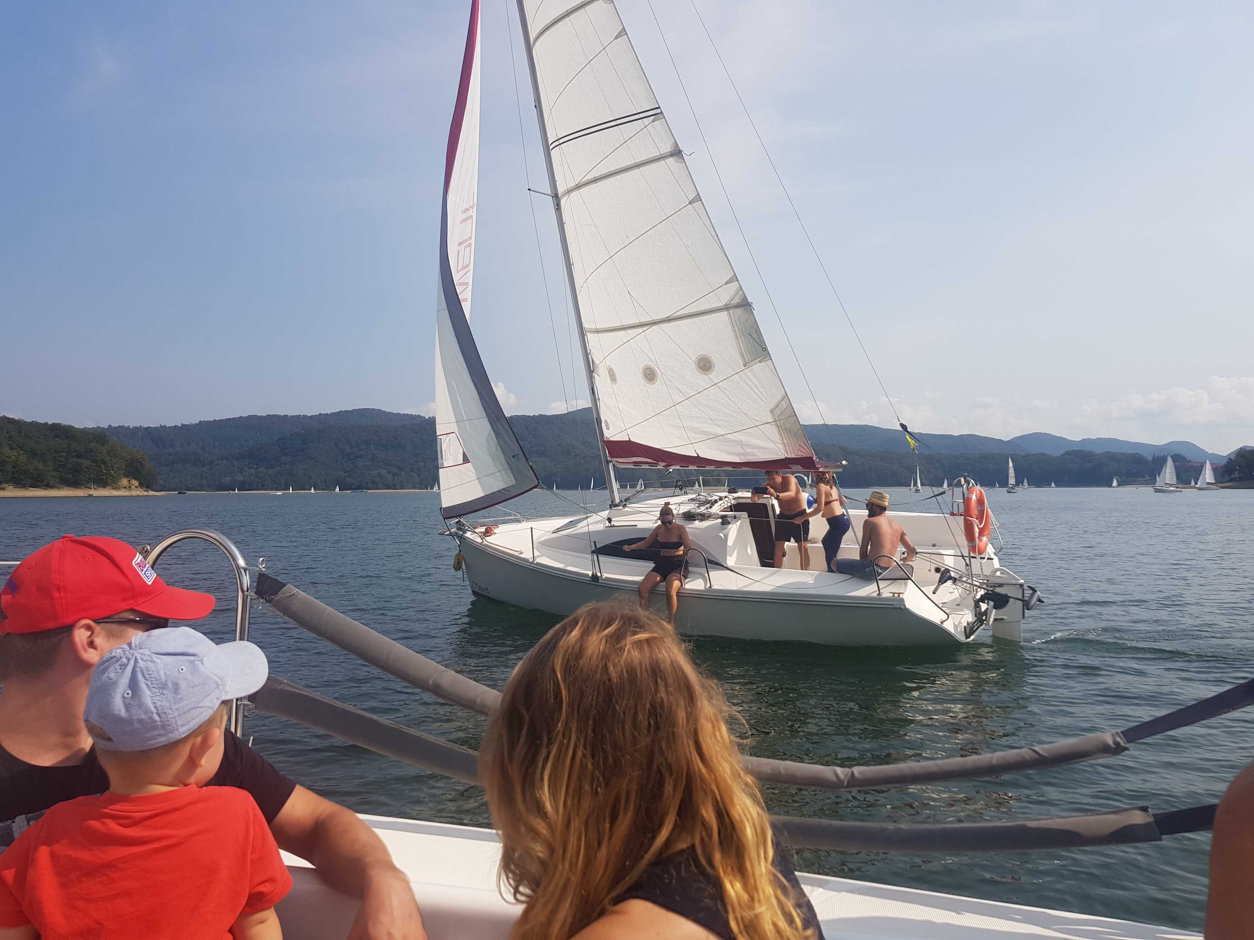 Przygoda na żaglach Rejs jachtem ze Sternikiem nad Solina Bieszczady