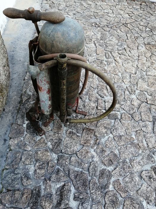 Sulfatador /pulverizador antigo de cobre