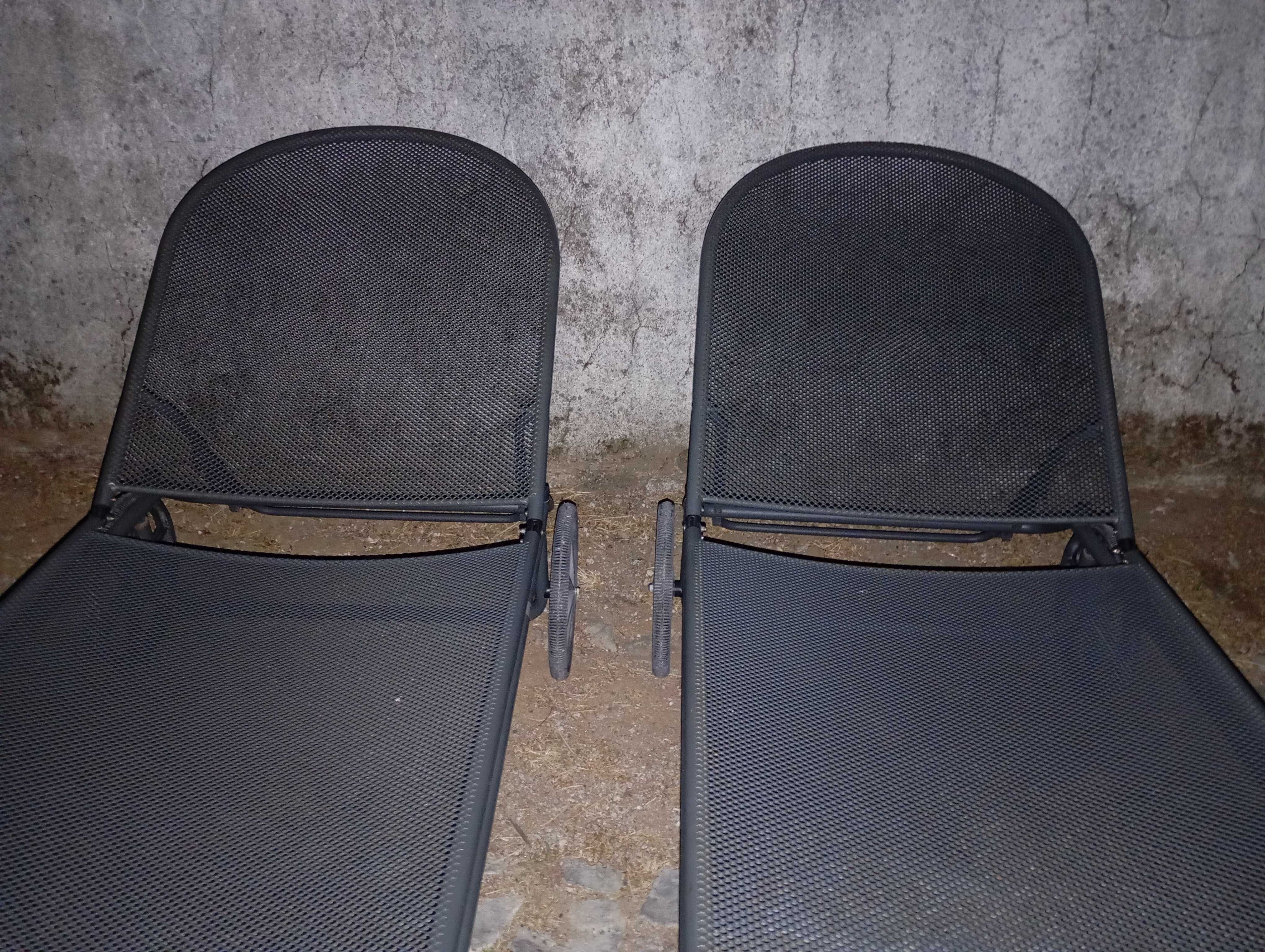 2 espreguiçadeiras