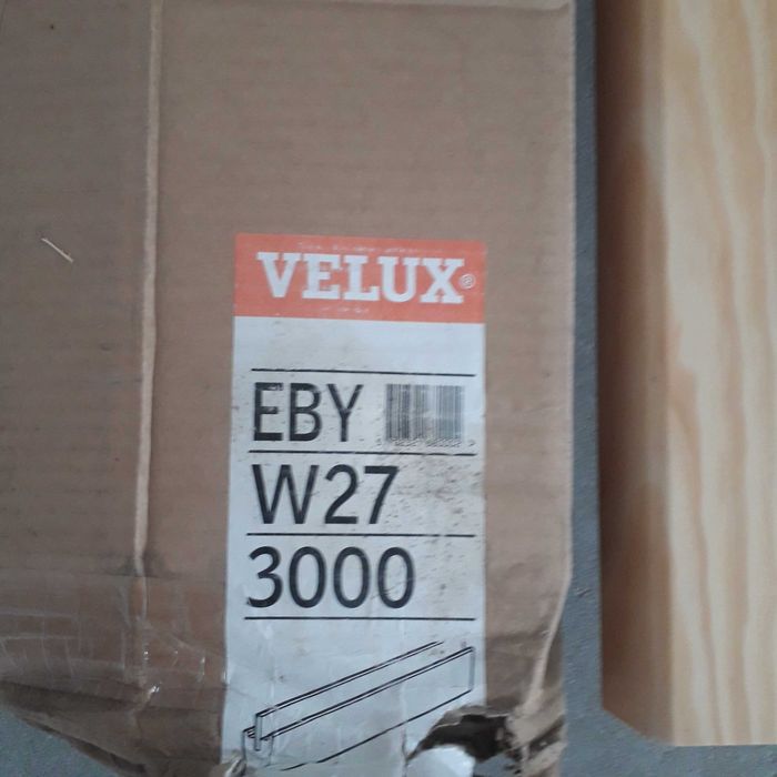 Velux krokwia pomocnicza,lakierowana