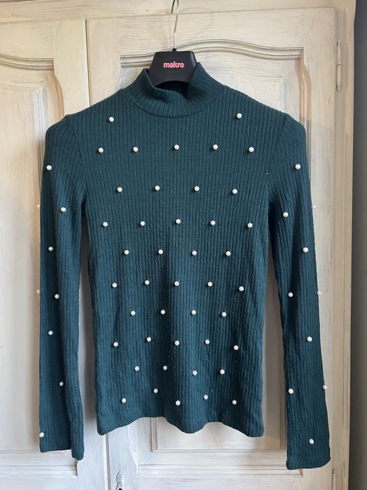 Cienki golf z perełkami. Stradivarius