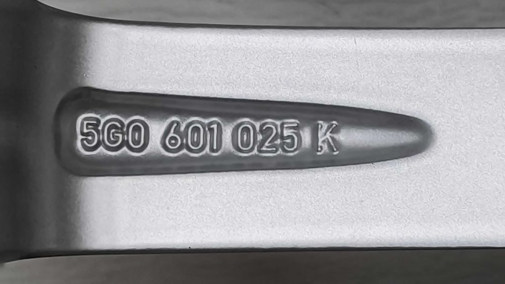 Felgi aluminiowe Vw Golf 7 6 Audi Skoda Seat 17" 5x112 Et48 (OL660F)