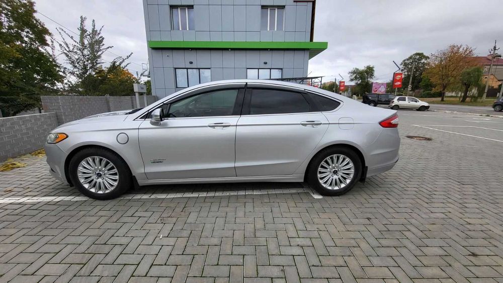 Ford Fusion Plug-in Hybrid(PHEV)  2013  2.0