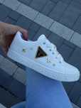 Skórzane trampki Guess dla kobiety modne białe sneakersy 36-40