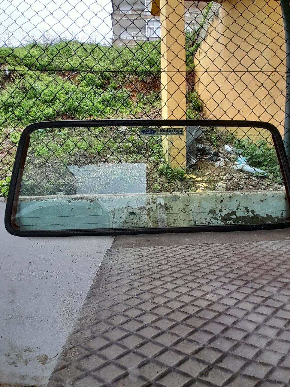 Vidro traseiro ford transit