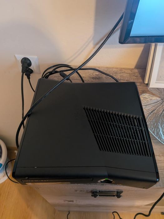 Xbox 360 + Kinect+1 pad