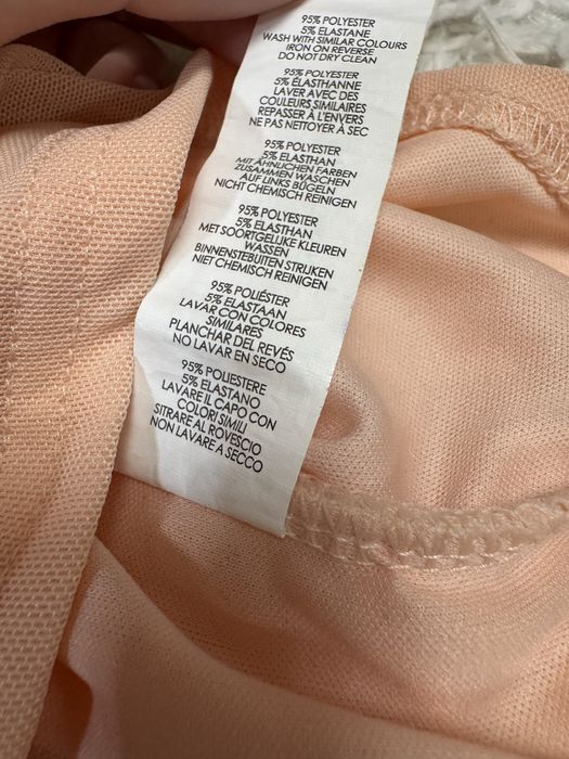 Гарна вечірня сукня Boohoo з відкритими плечима