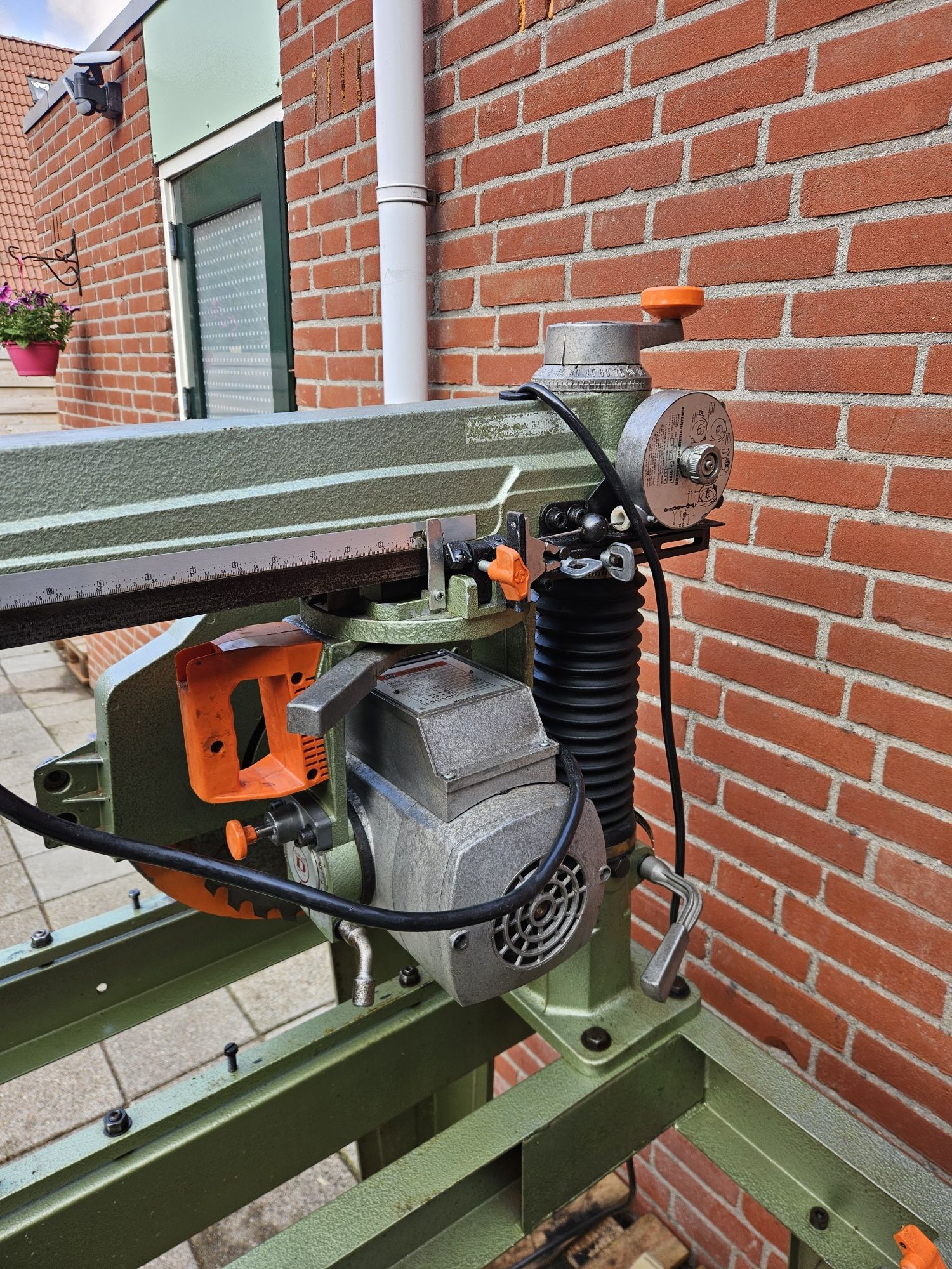 Dewalt 1600s Piła radialna/ukośnica