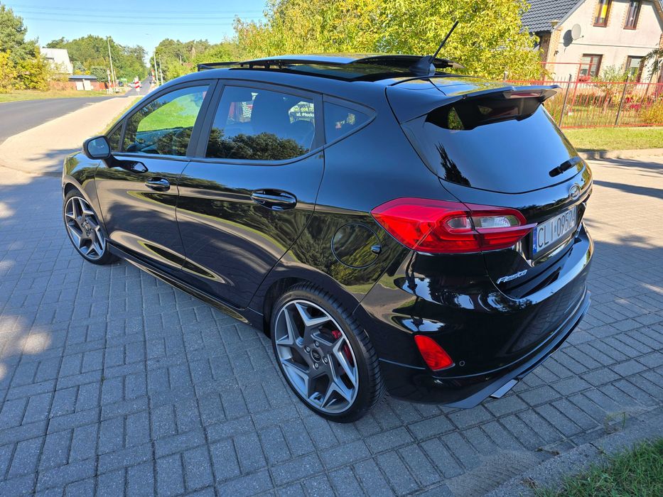 Ford fiesta ST MK8 200KM FUL OPCJA Pakiet PERFORMANCE Perfekcyjny Stan