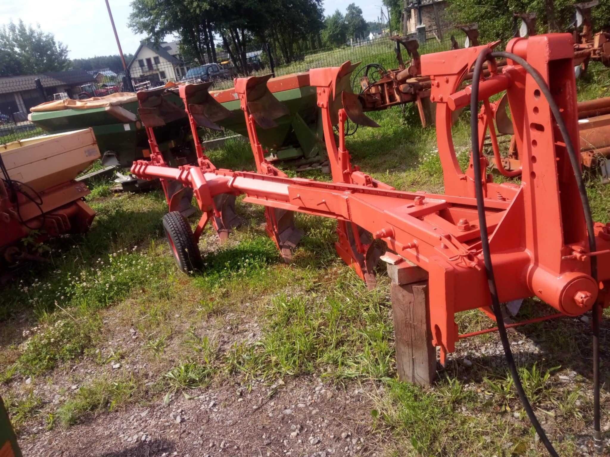 Pługi Fenet 4+1.