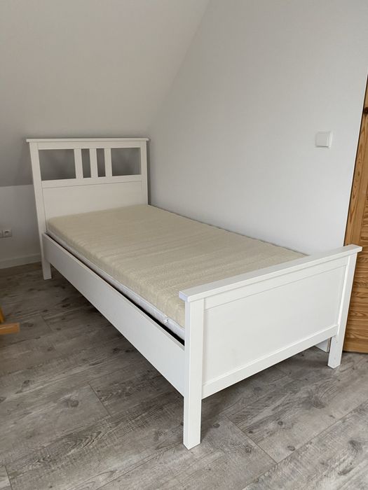 Biała rama łóżka Hemnes 90*200