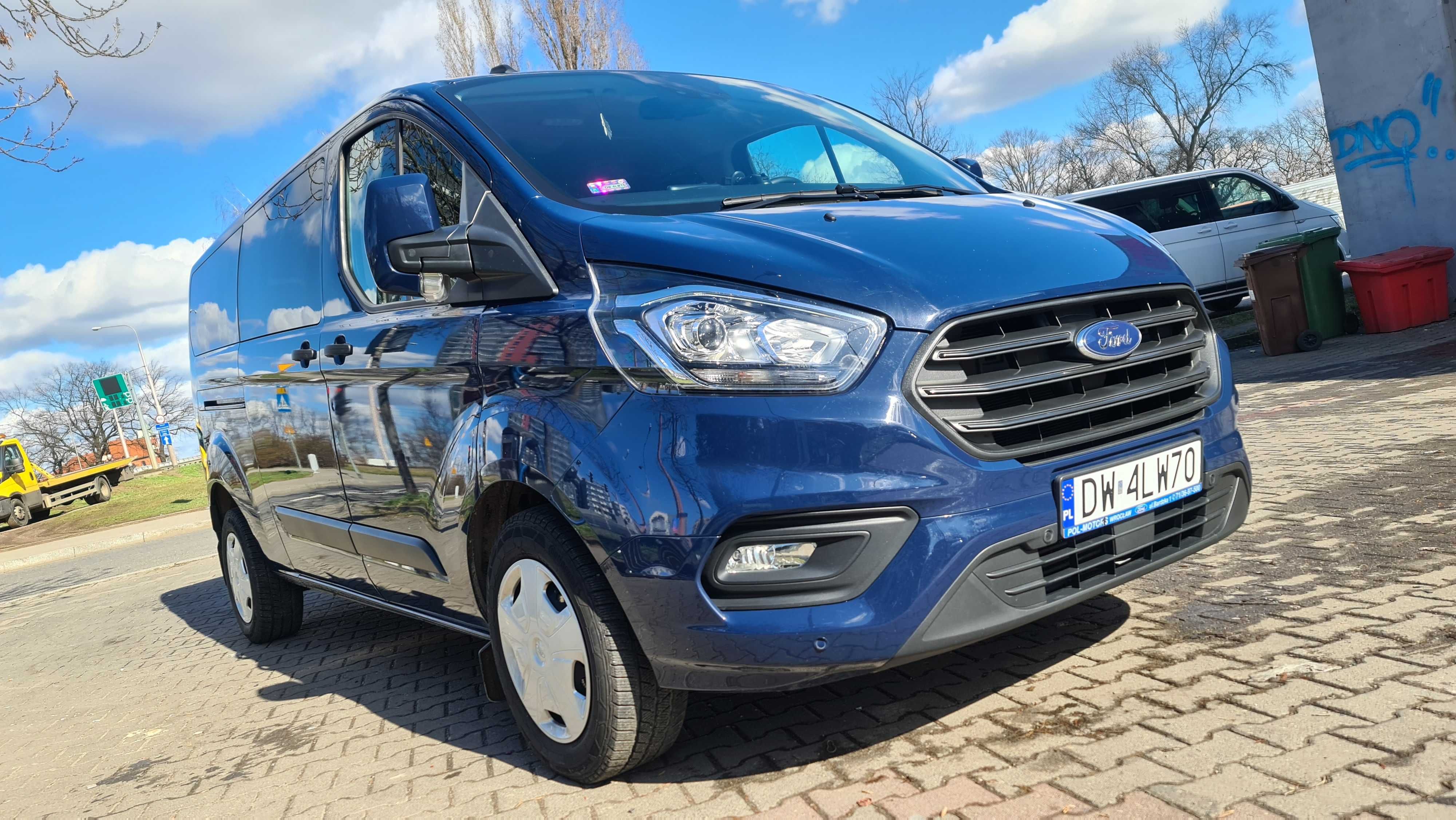 Wynajem wypożyczalnia busów busa 9-osobowego automat hak box