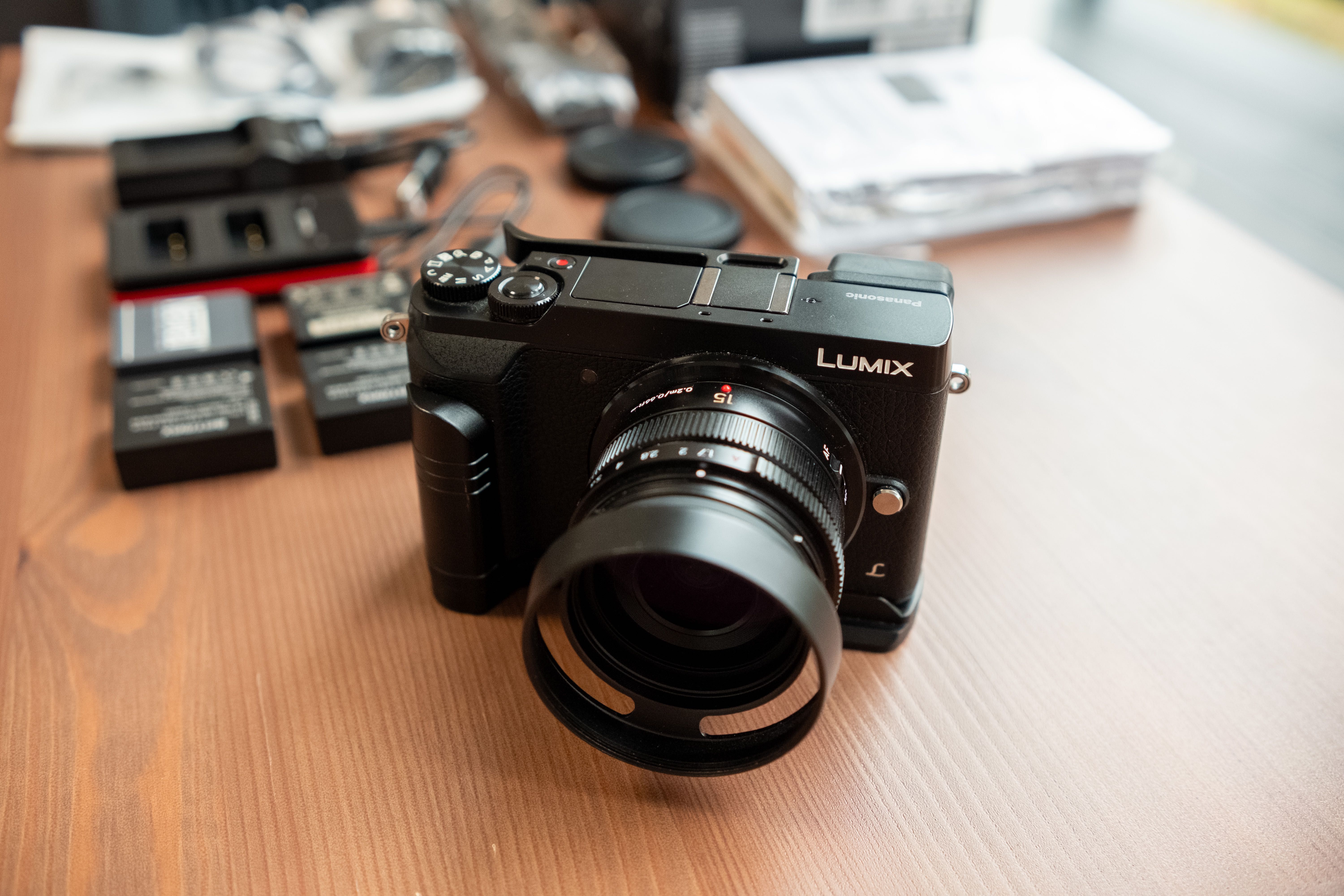 Panasonic LUMIX GX80 + DJI 15mm f/1.7 + grip i akcesoria