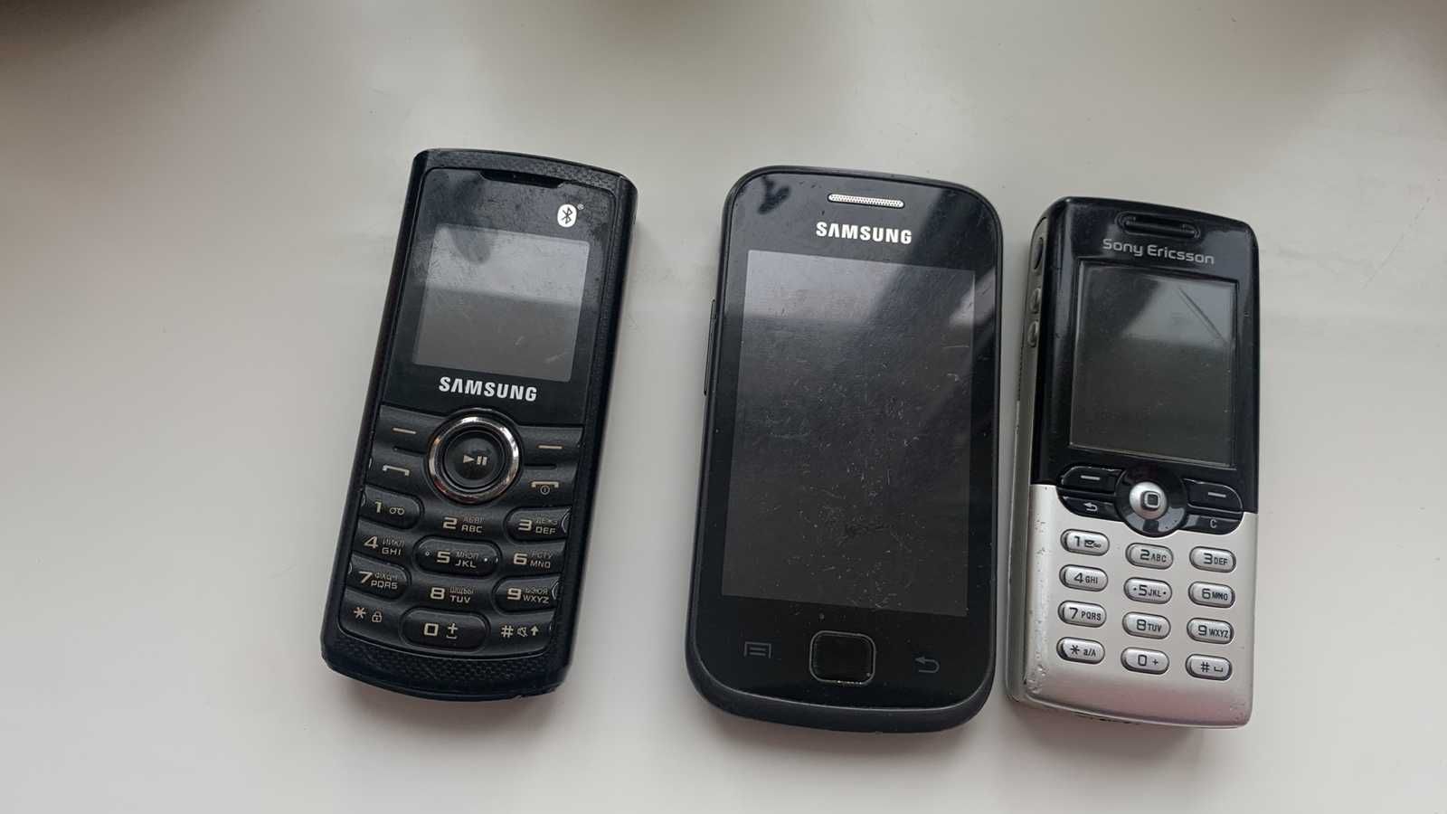 Телефони б\у на запчастини  два Samsung та Sony Ericsson !