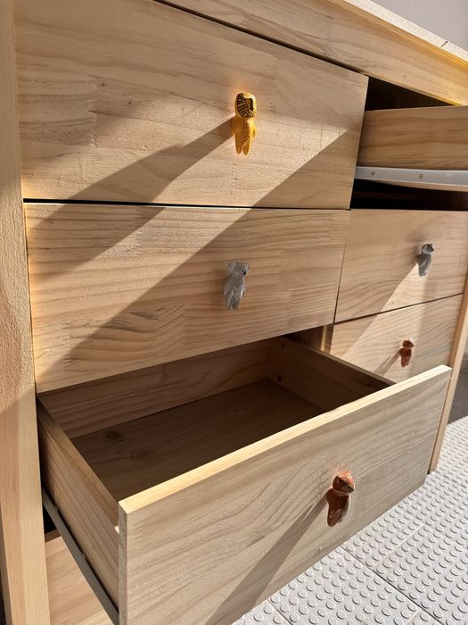 Comoda em madeira de pinho tratada