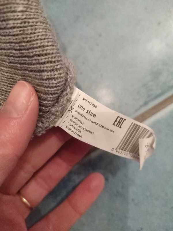 czapka damska 4F 
stan bardzo dobry