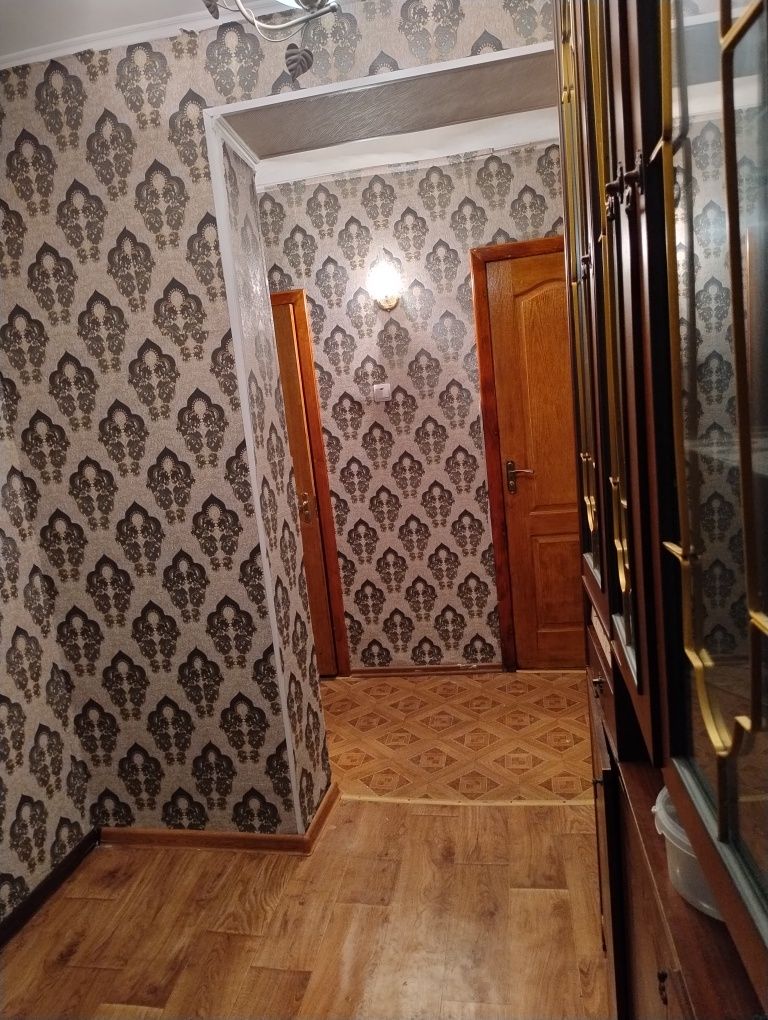 Продам 2х ком квартиру с своим двором