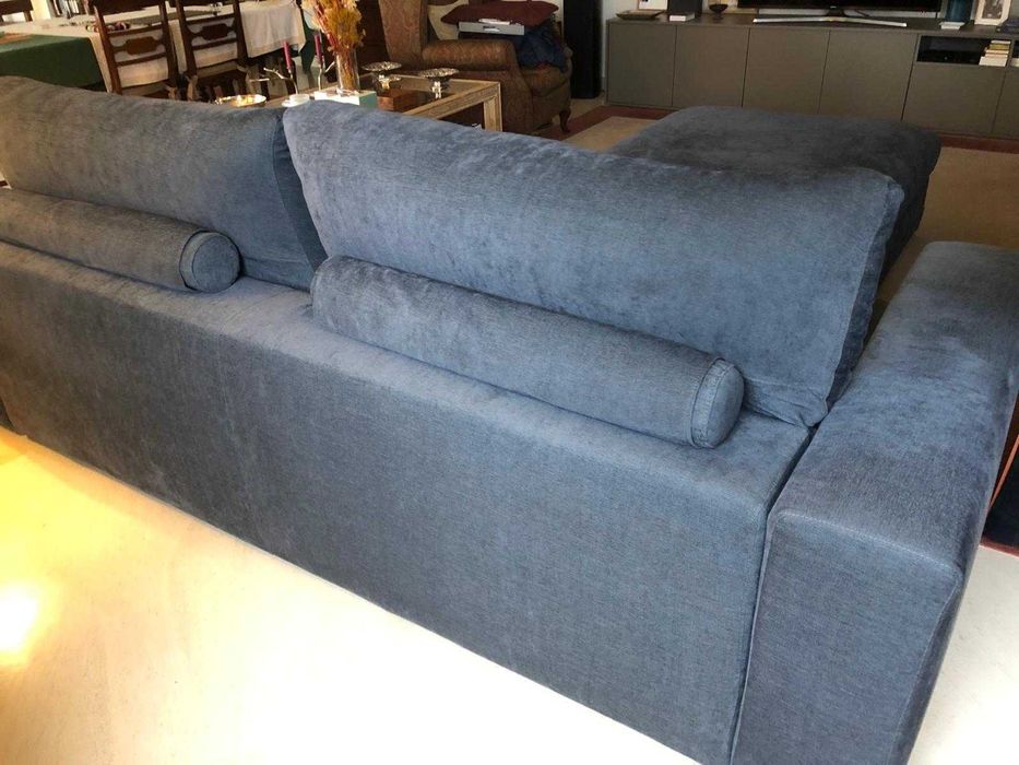Sofá de 2 lugares da marca italiana Flexteam. Praticamente novo
