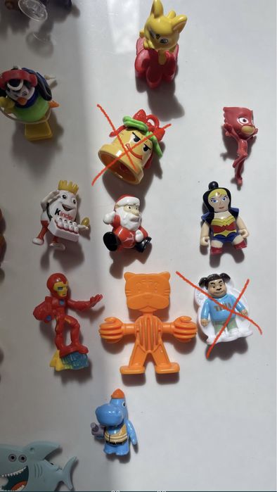 Детская игрушка киндер сюрприз машинка кукла животные