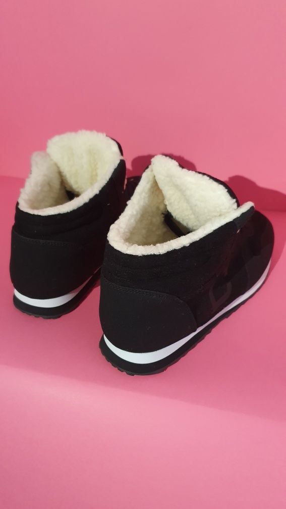 Buty męskie ciepłe na zimę markowe czarne rozmiar 44 / wkładka 28 cm