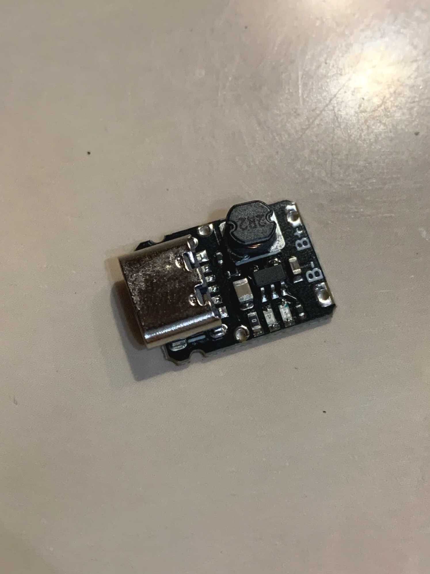 USB-Type C контроллер заряда мини Li-Ion 18650 с защитой и выходом 5V