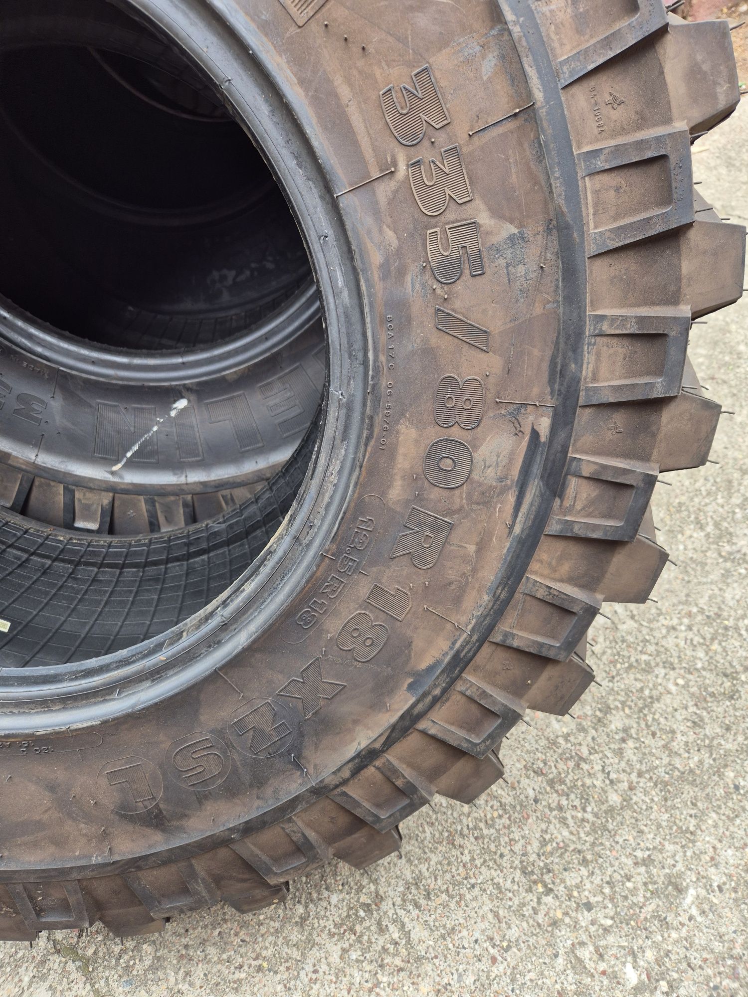 Opony 335/80r18  340/80r18  12.5r18 Michelin