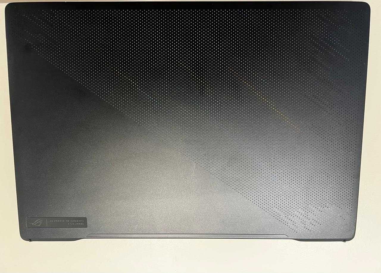 Portátil Gamer Asus ROG Zephyrus M16 i9-12900H/32GB/1TB SSD/RTX 3070Ti
