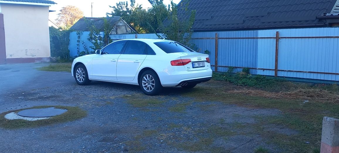 Машина audi A4 B8, в дуже гарному стані.