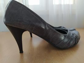 Buty na obcasie w kolorze popielatym (szare), rozmiar 39, bard.wygode