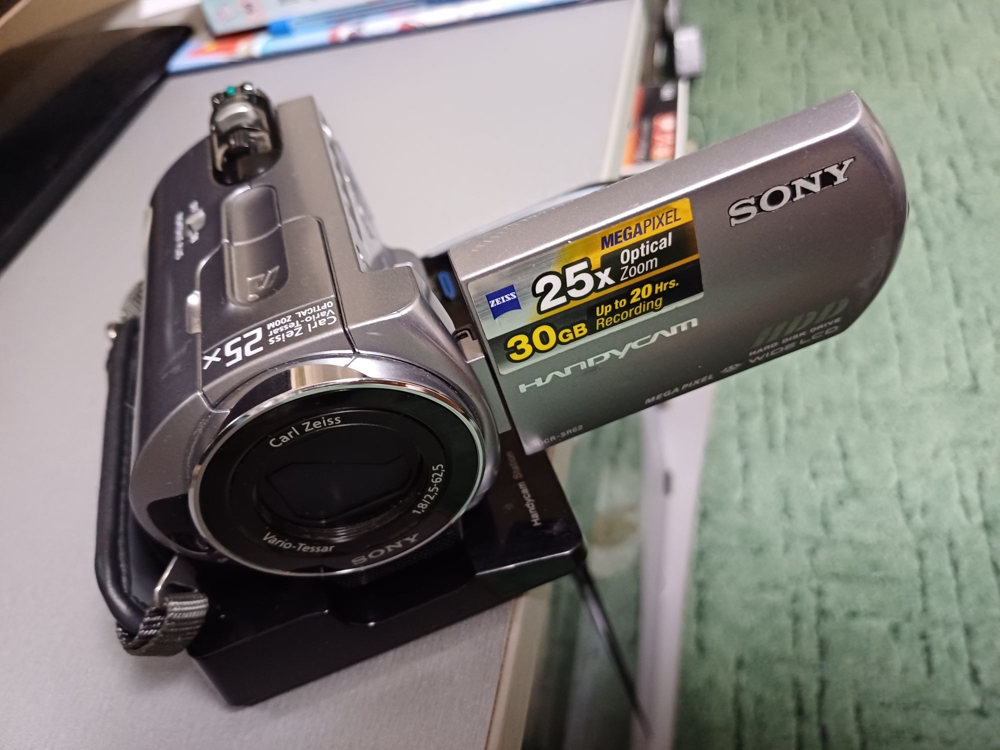 Продам видеокамеру Sony DCR-SR62E